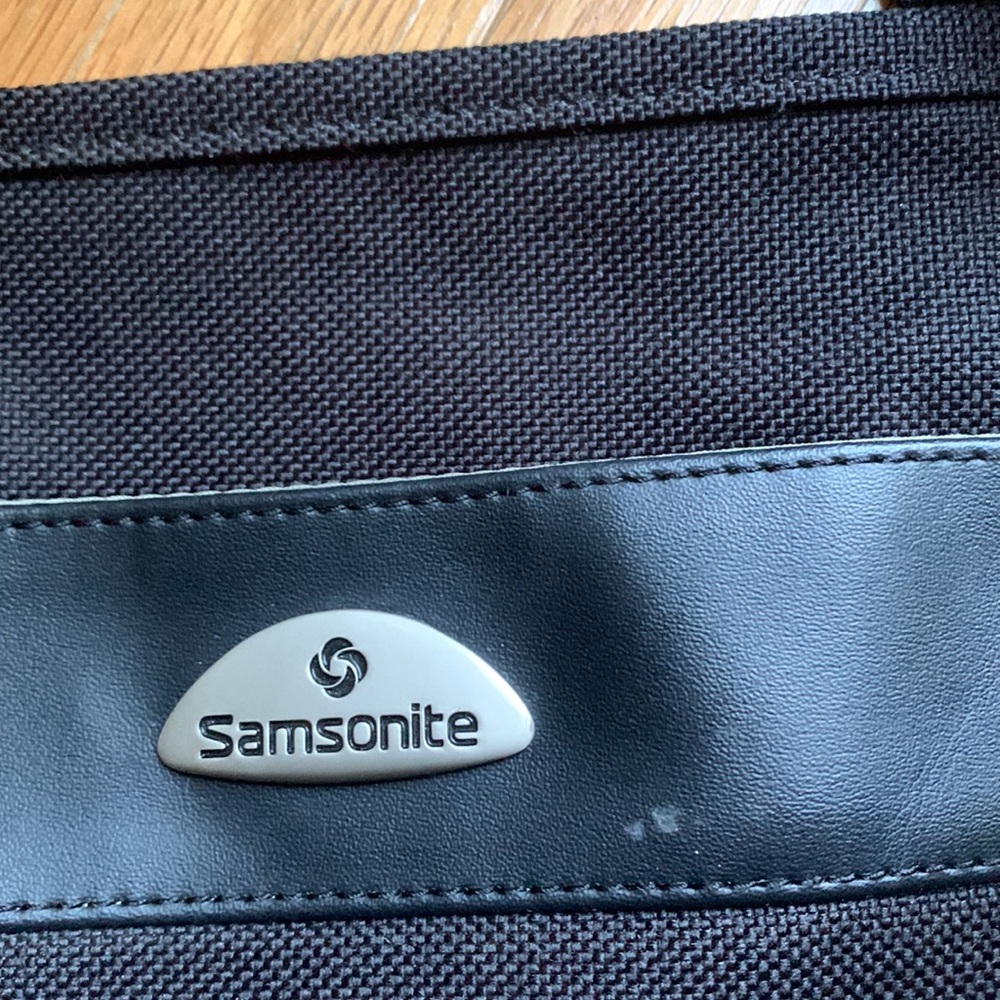 Small Samsonite Tote - Picture 2 of 6
